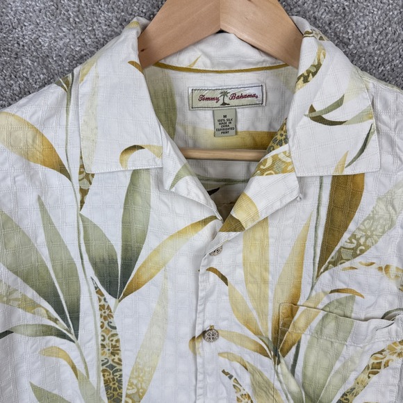 Tommy Bahama 100% Silk Button Up Shirt Men's Medium Floral Hawaiian Camp - Picture 1 of 6